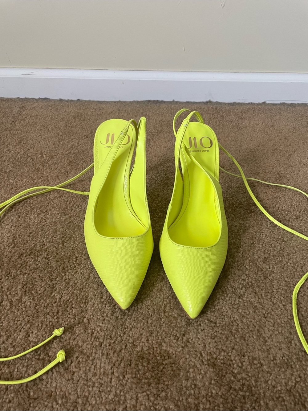 Jlo Jennifer Lopez Fedra Pointe Toe “Florella”  Stilleto Heels Sz 6M Neon Yellow - Picture 2 of 14